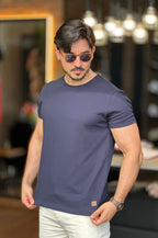 Camiseta Texturizada Azul Detalhe Nuca Acostamento